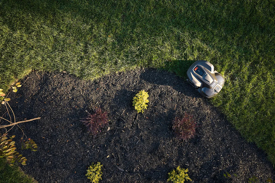 Husqvarna Automower® 440 iQ - Large lawn performance, effortlessly delivered – up to 2 acres / 8,000 m² capacity.